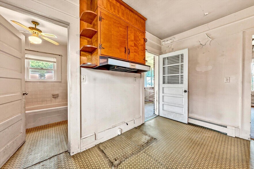 More Photos Of 5422 Franklin Rd SW, Roanoke Office For Sale