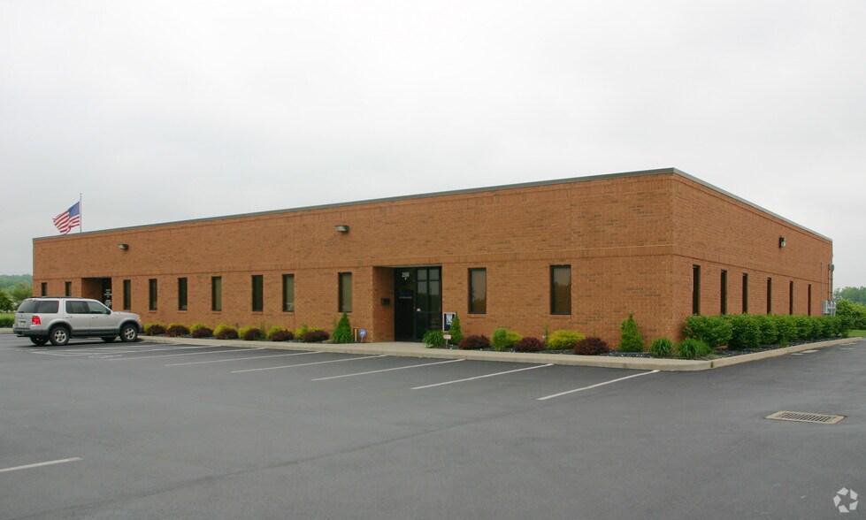 More Photos Of 2508 Civic Center Dr, Cincinnati Light Manufacturing For Lease
