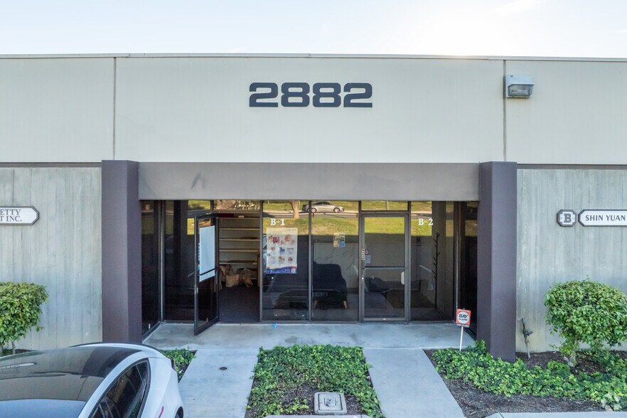 More Photos Of 2882 Walnut Ave, Tustin Light Manufacturing For Lease
