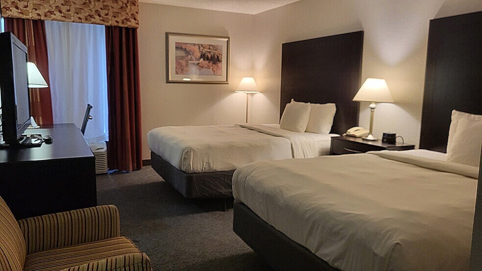 More Photos Of 201 E Diamond Dr, Salina Hotel For Sale