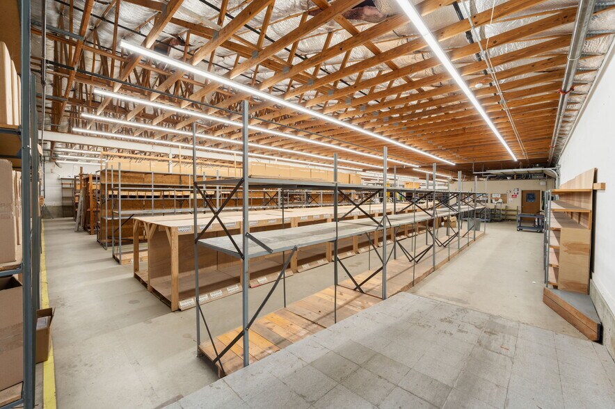 More Photos Of 16 E Industrial Rd, Branford Warehouse For Lease