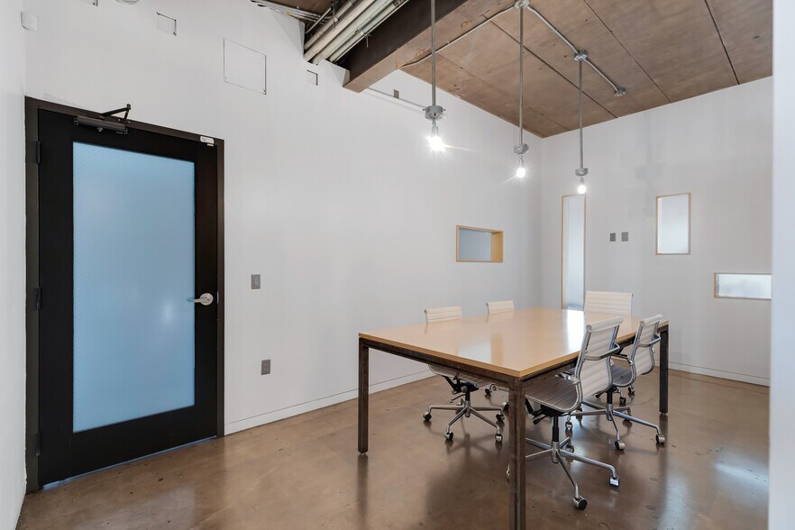More Photos Of 1437 N 1st St, Phoenix Office For Sale