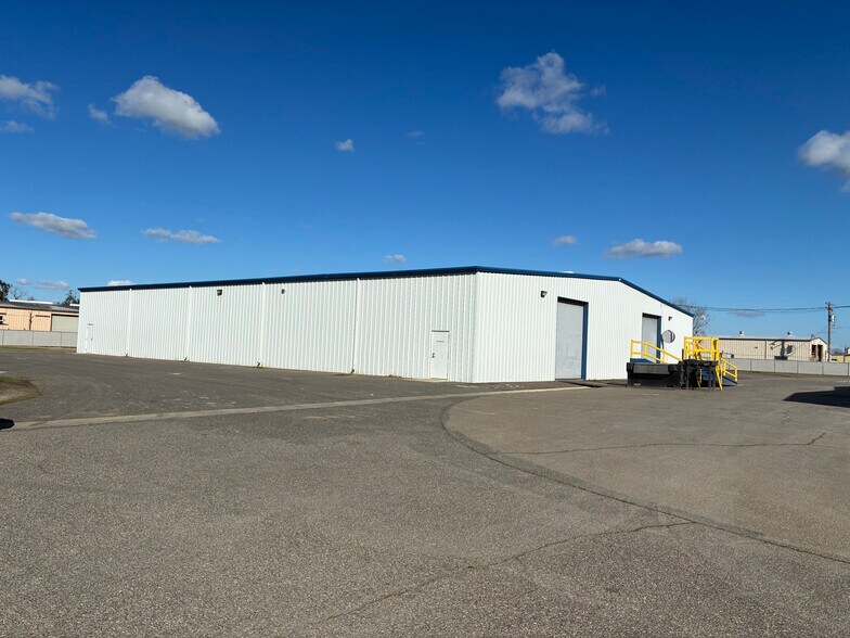 More Photos Of 11290 Vallejo Ct, French Camp Warehouse For Lease