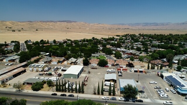More Photos Of 800 W Elm Ave, Coalinga Warehouse For Sale