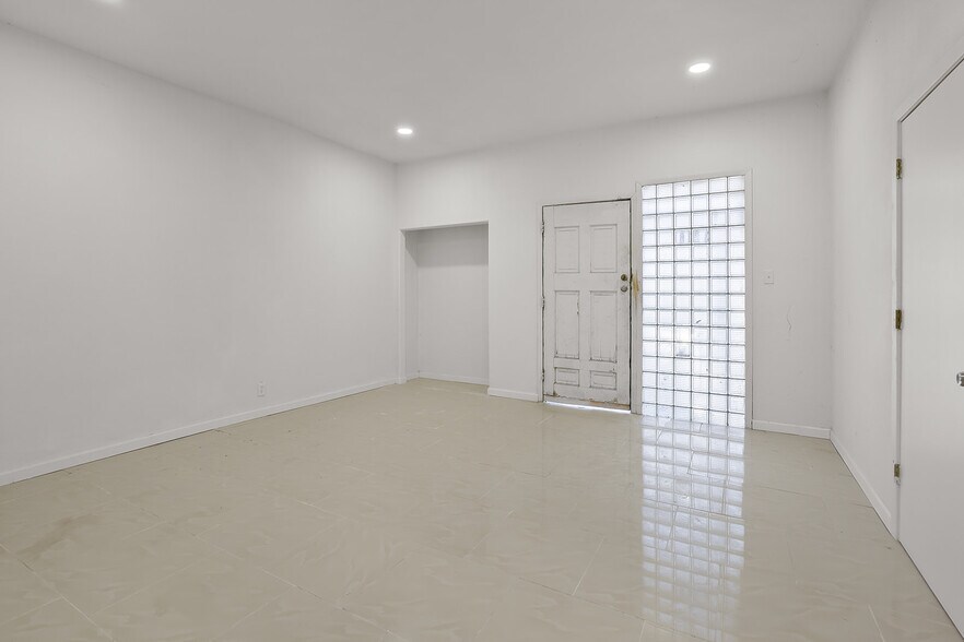 More Photos Of 3210 Leopard St, Corpus Christi General Retail For Sale