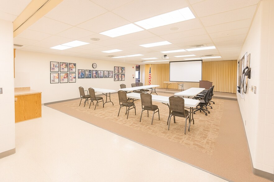 More Photos Of 900 Kraft Dr SE, Melrose Light Distribution For Lease