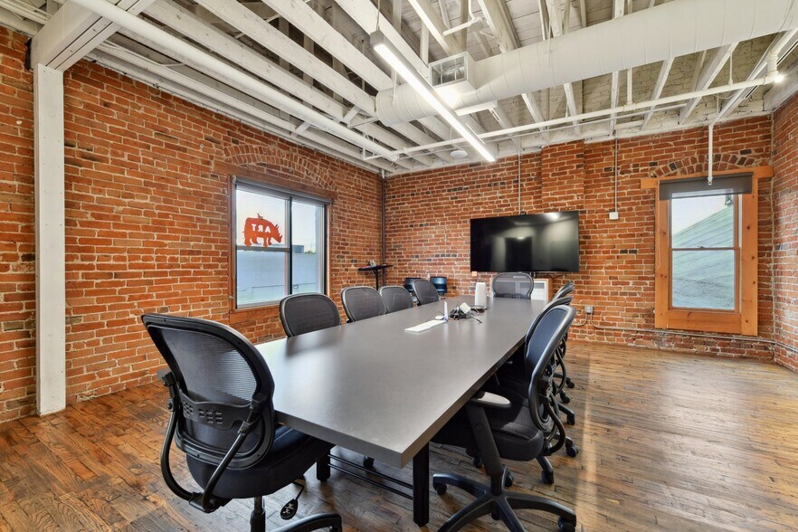 More Photos Of 2911 Walnut St, Denver Showroom For Sale