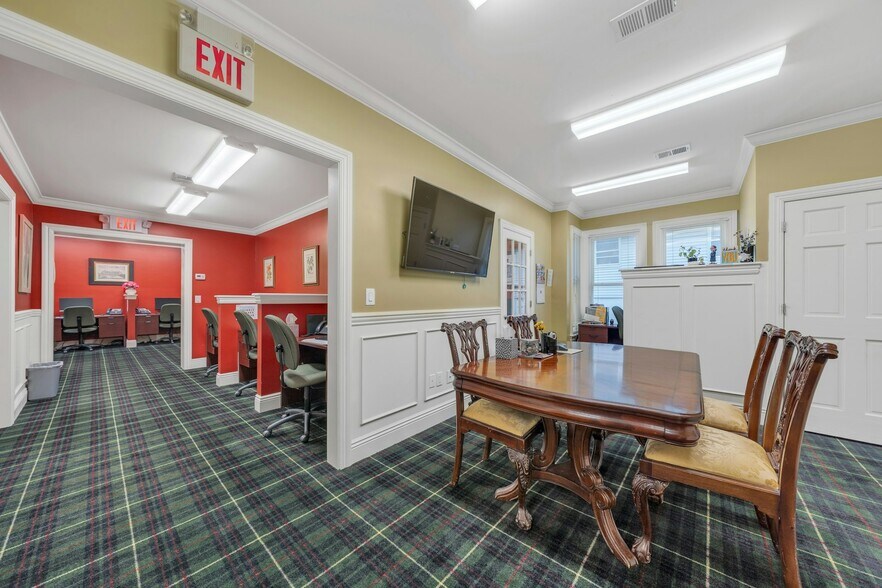 More Photos Of 47 E Main St, Ramsey Office Residential For Lease