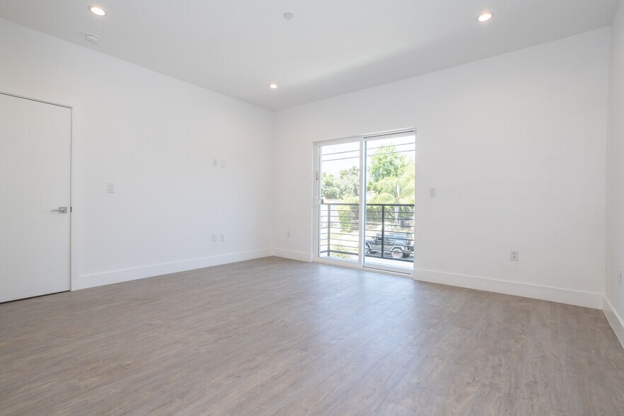 More Photos Of 12647-12649 N Bradley Ave, Sylmar Apartments For Sale