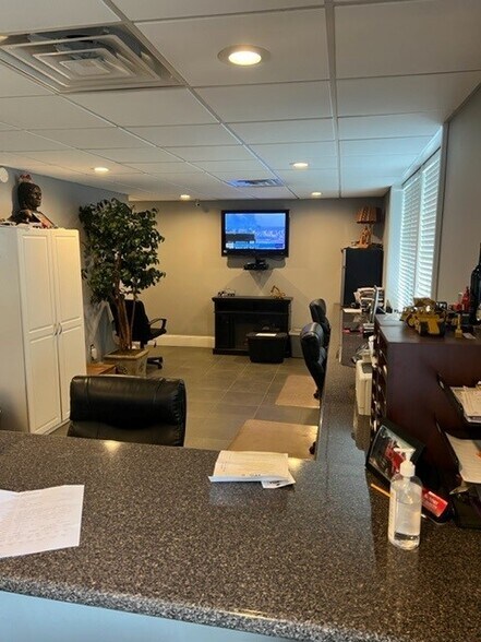 More Photos Of 81 Munson St, Milford Warehouse For Lease