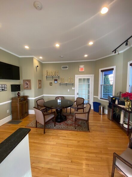 More Photos Of 206 Holland St, Somerville Office For Lease