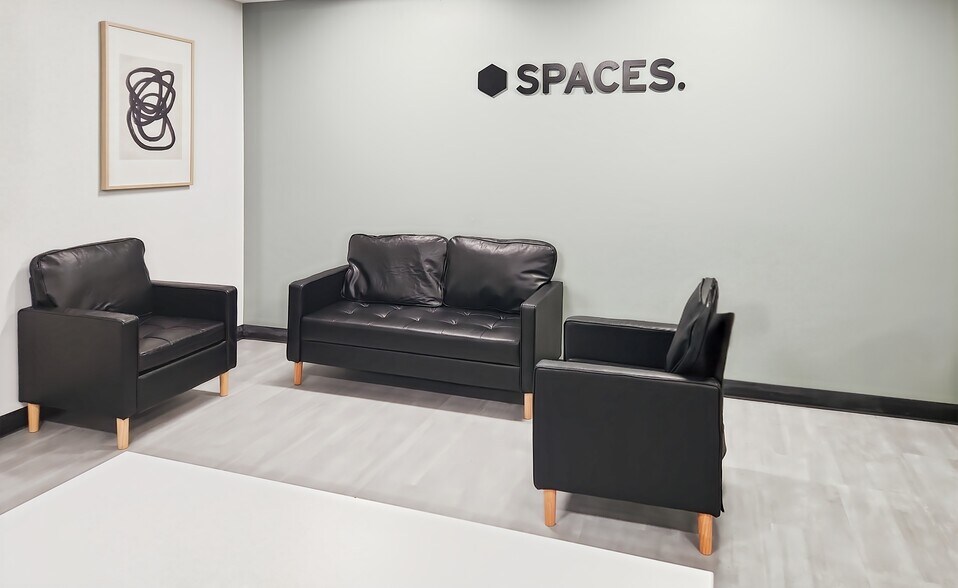 More Photos Of 540 N Broadway, Green Bay Coworking Space