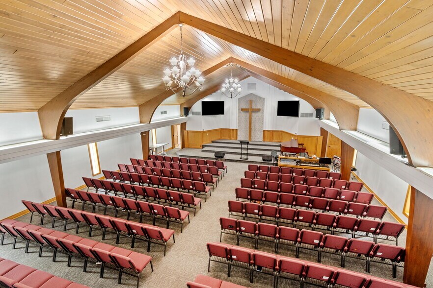 More Photos Of 6206 Lilac Dr N, Brooklyn Center Religious Facility For Sale
