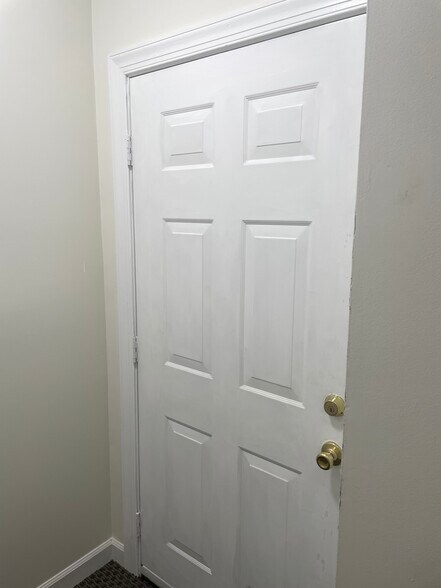 More Photos Of 1344-1346 Ashley Sq, Winston-Salem Office Residential For Lease