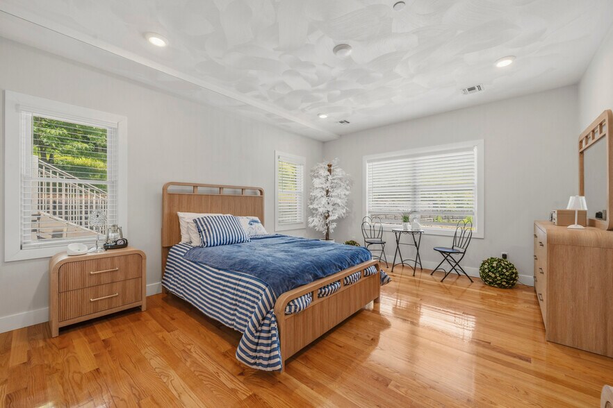 More Photos Of 812 Broad St, Milford Apartments For Sale