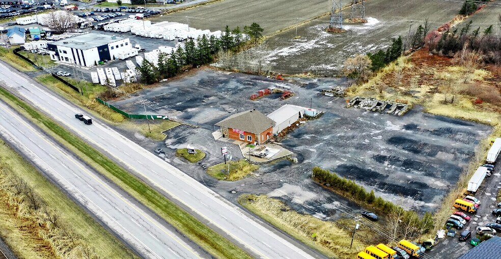 More Photos Of 77 Boul Sir-Wilfrid-Laurier, Saint-Basile-le-Grand General Retail For Lease