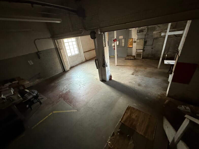 More Photos Of 119 E Main St, Cuero General Retail For Sale