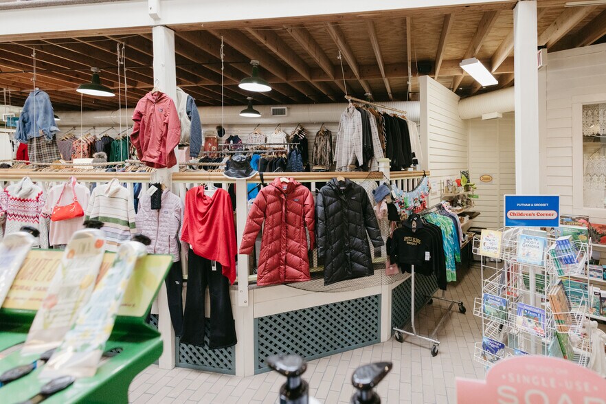 More Photos Of 121 Rittenhouse Ave, Bayfield Storefront For Sale