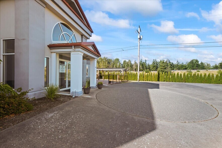 More Photos Of 1650 W Bakerview Rd, Bellingham Restaurant For Sale