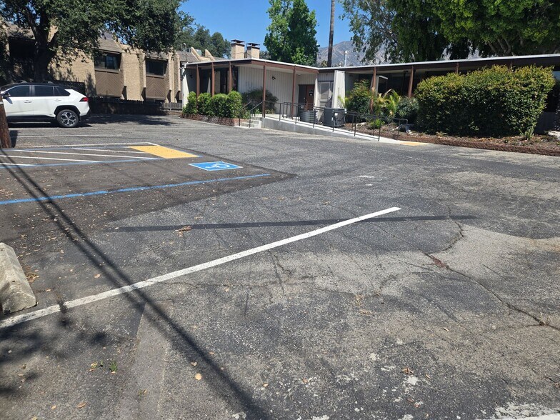 More Photos Of 814 W Foothill Blvd, Monrovia Medical For Sale