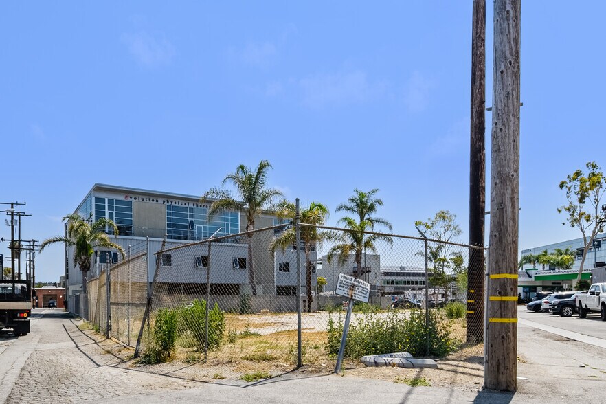 More Photos Of 11833 Major St, Culver City Land For Sale