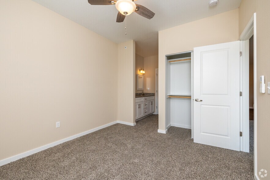 More Photos Of 13399 Charlotte St, Kansas City Apartments For Sale