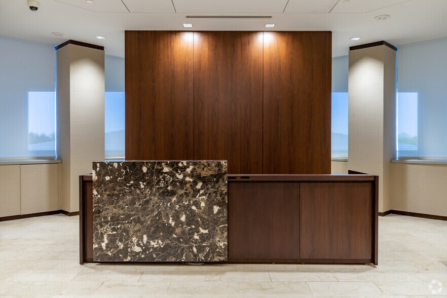 More Photos Of 2600 W Big Beaver Rd, Troy Office For Lease
