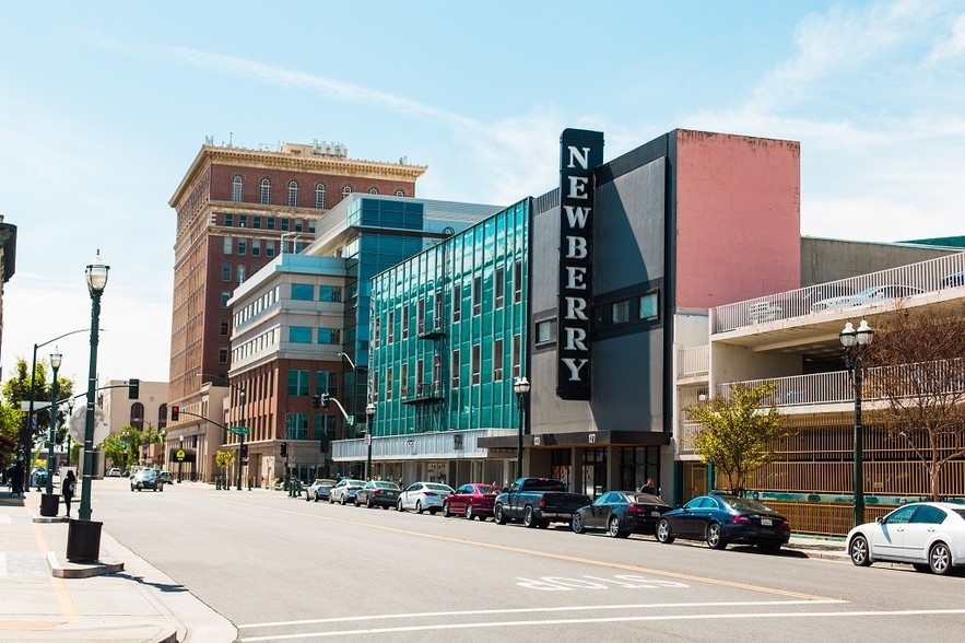 More Photos Of 331 E Weber Ave, Stockton Freestanding For Lease