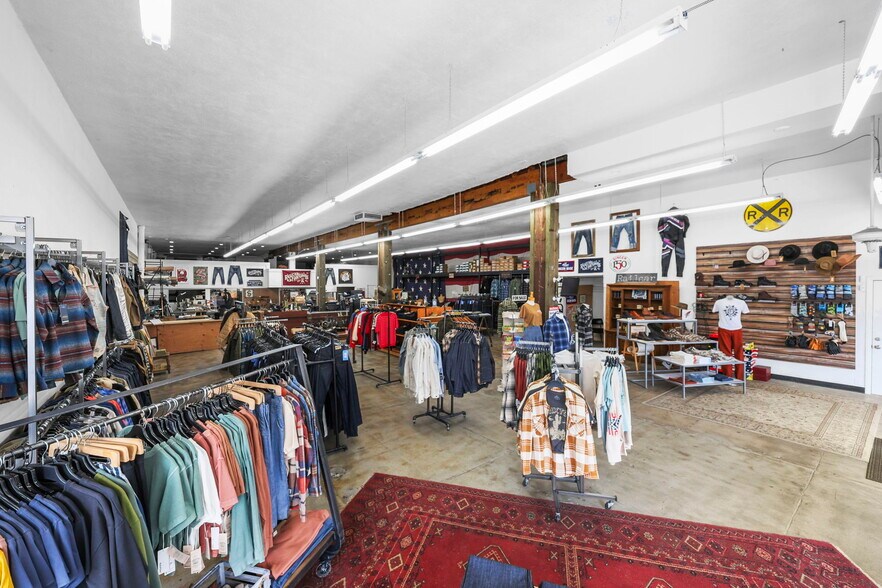 More Photos Of 10640 Main St, El Monte Storefront For Sale