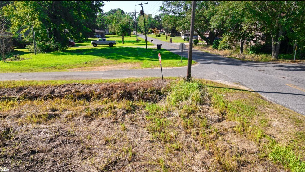 More Photos Of 807 Moran st, Bay Minette Land For Lease