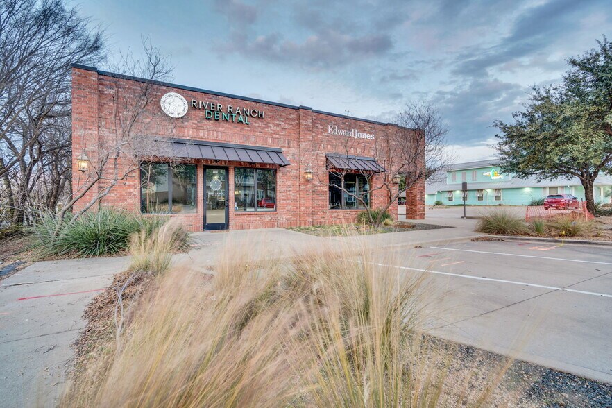 More Photos Of 203 George Hopper Rd, Midlothian Storefront Retail Office For Lease