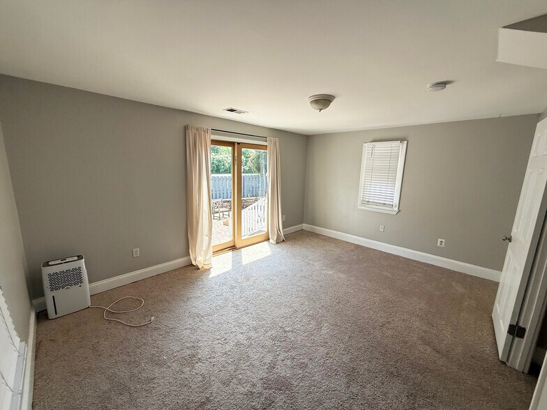 More Photos Of 7507 Dartmouth Ave, College Park Apartments For Sale