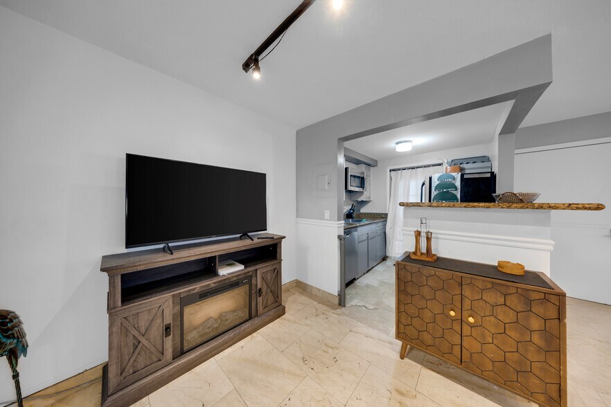 More Photos Of 759 Meridian Ave, Miami Beach Apartments For Sale