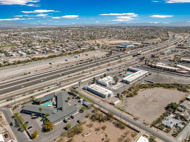 More Photos Of 1000 S Freeway, Tucson Rehabilitation Center For Lease