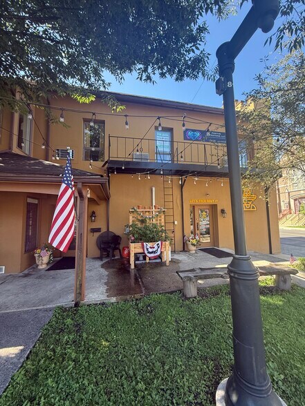 More Photos Of 78 S Courtland St, East Stroudsburg Office For Lease