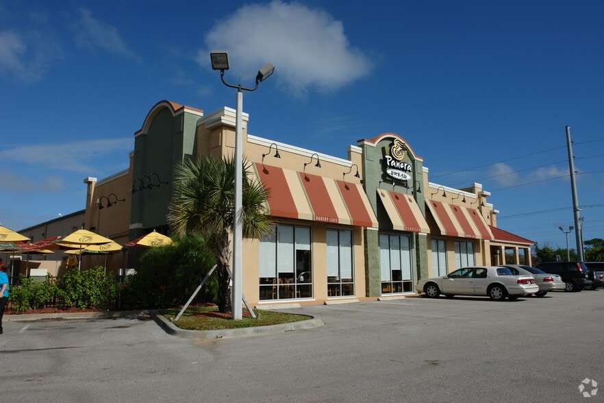 More Photos Of 2670-2860 NW Federal Hwy, Jensen Beach Storefront For Sale