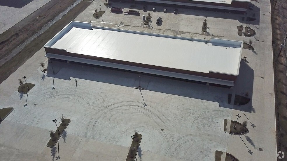 More Photos Of 11710 Broadway St, Pearland Unknown For Lease