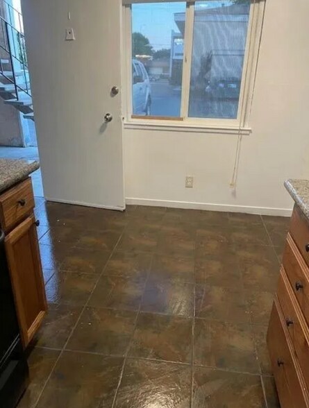 More Photos Of 218 W K St, Los Banos Apartments For Sale