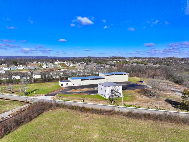 More Photos Of 1050 Cairo Rd, Gallatin Warehouse For Lease