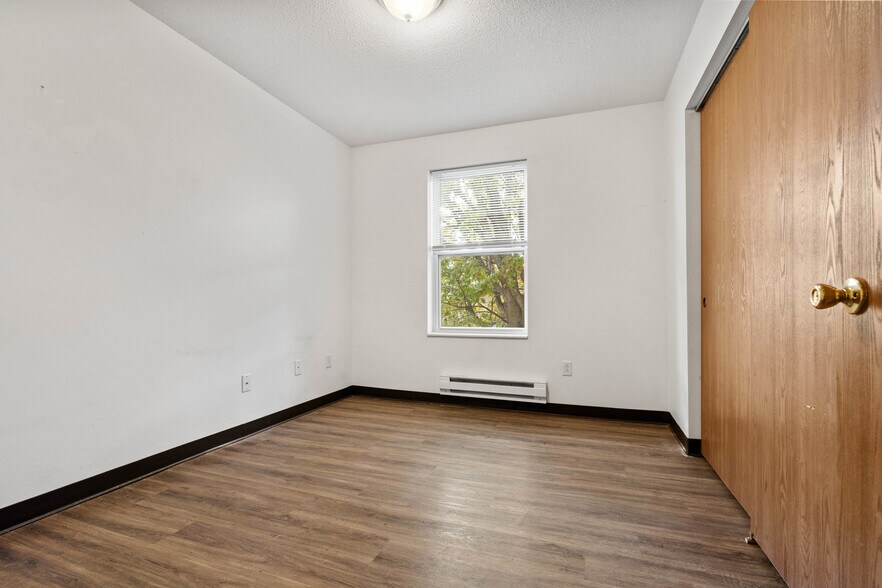 More Photos Of 611 W Van Weiss Blvd, West Burlington Apartments For Sale