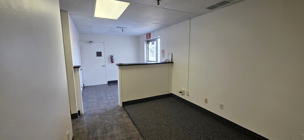 More Photos Of 4233 Janada St, Haltom City Warehouse For Lease