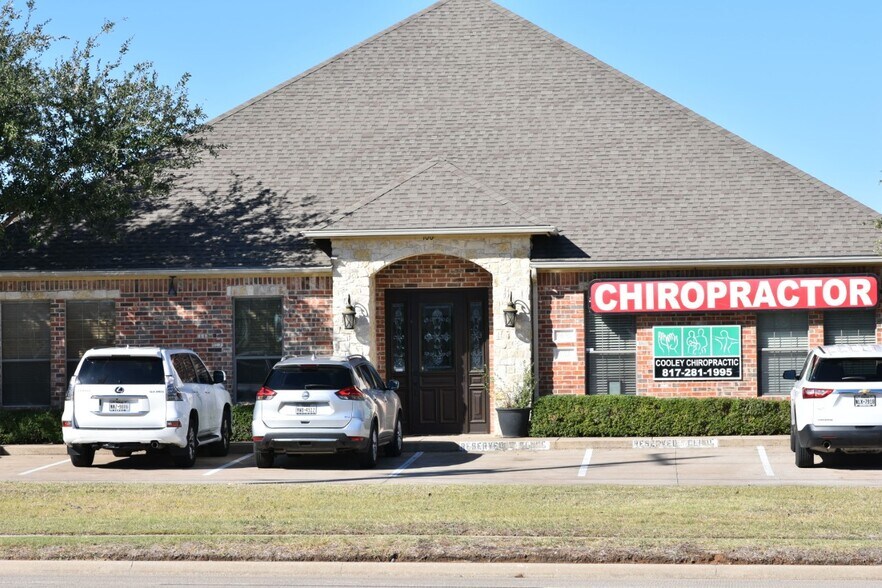 More Photos Of 6605 Precinct Line Rd, North Richland Hills Office For Lease