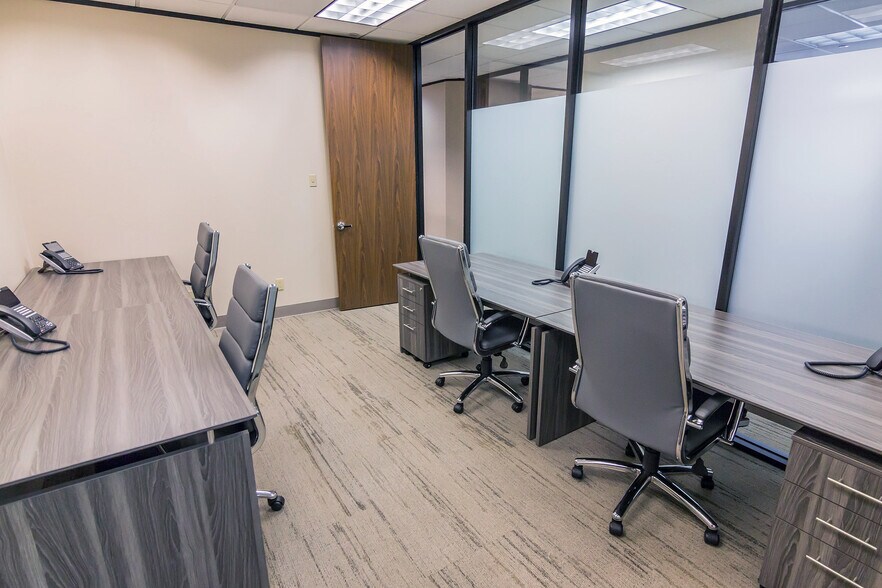 More Photos Of 11757 Katy Fwy, Houston Coworking Space