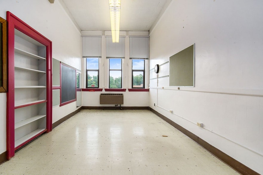 More Photos Of 485 SW Capital Ave, Battle Creek Specialty For Sale