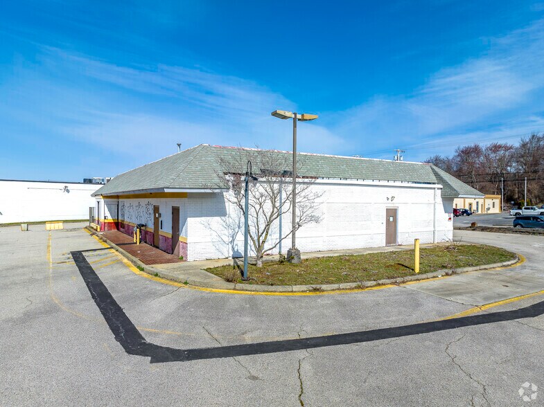 More Photos Of 1350 Hartford Ave, Johnston Fast Food For Lease