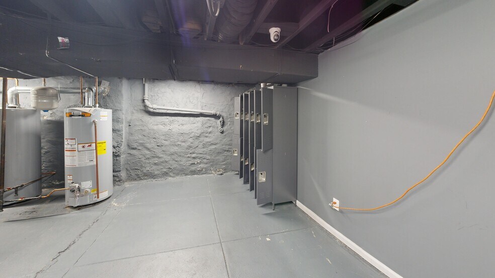 More Photos Of 4200 S Grand Blvd, Saint Louis Restaurant For Lease