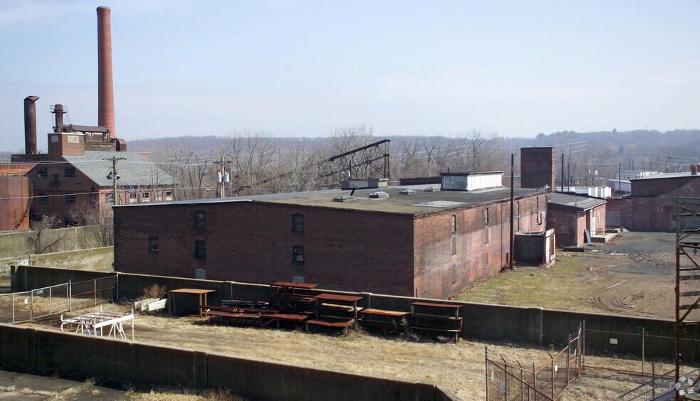 More Photos Of 26 Hadley Mill Rd, Holyoke Warehouse For Sale