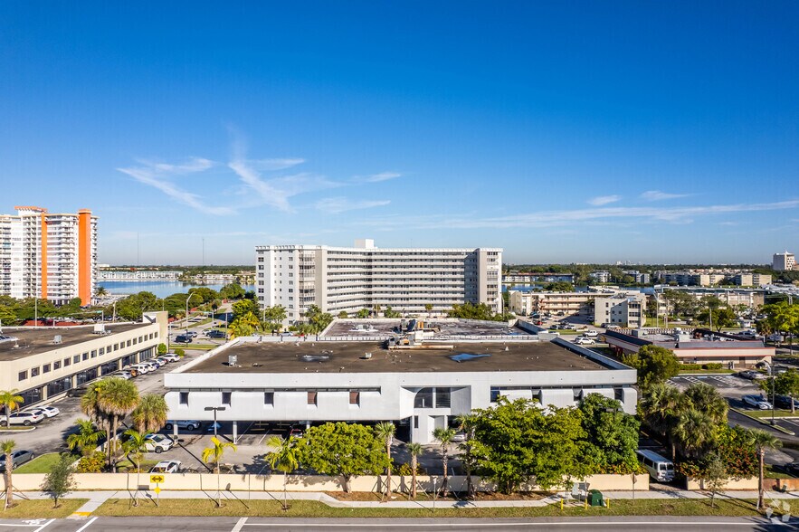 More Photos Of 1400 NE Miami Gardens Dr, Miami Medical For Lease