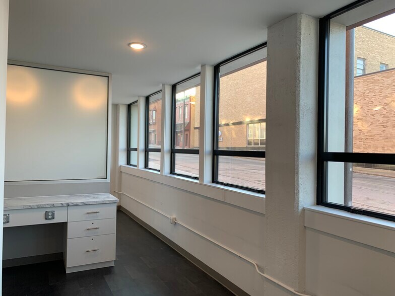 600 Shawnee St, Leavenworth, KS 66048 Hospitality For Lease