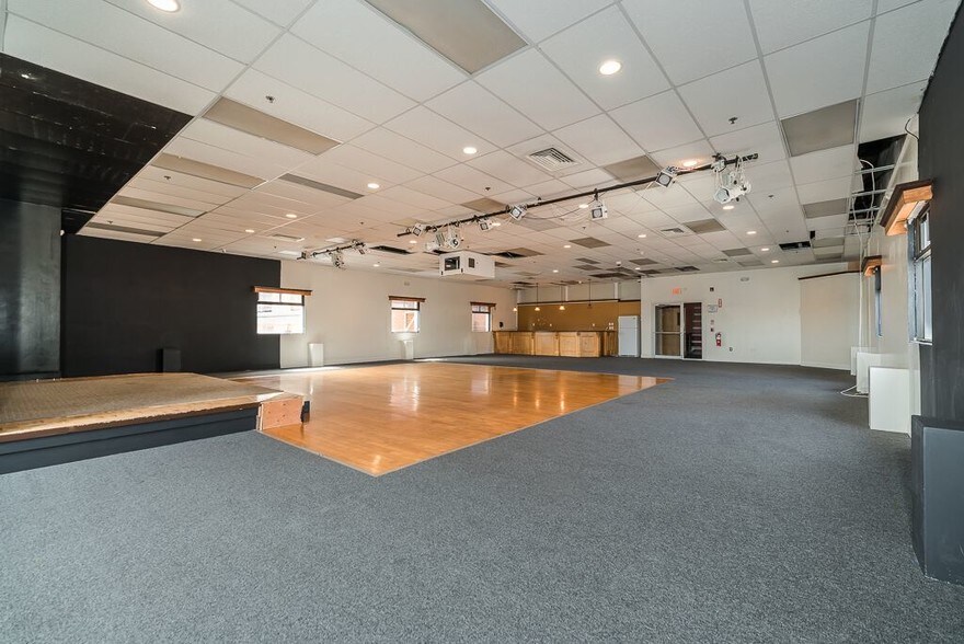 More Photos Of 21-23 Main St, Gloucester Movie Theatre For Lease